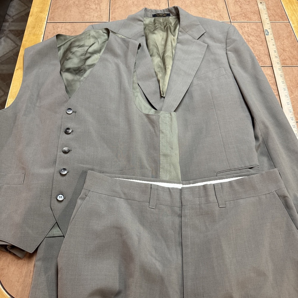 Richman Brothers 3 Piece Suit 42L Pants 34 x 32 Solid Green Vest Vintage 50's